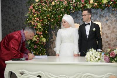 Nurten Dinç  ve  Emre Alaca Nikah Ilani