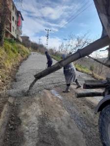 FEN İŞLERİ EKİPLERİMİZCE GERÇEKLEŞTİRİLEN YOL BAKIM VE TEMİZLİK ÇALIŞMALARIMIZ