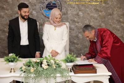 Rumeysa Kandermir ve  Fatih Baturoğlu Nikah Ilani