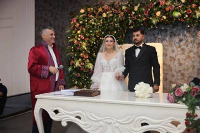  Büşra Emiroğlu  ve  Miraç Kartal Nikah Ilani