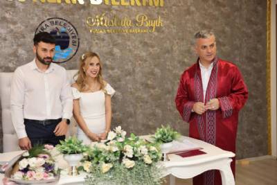 Emine Çepeloğulları  ve  Anıl Tohumcuoğlu Nikah Ilani